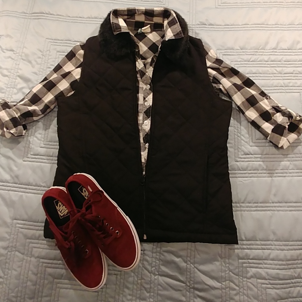 Black lightweight vest size S